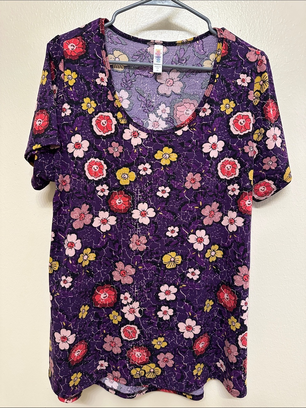 LuLaRoe Floral Scoop Neck Women's Top in Purple